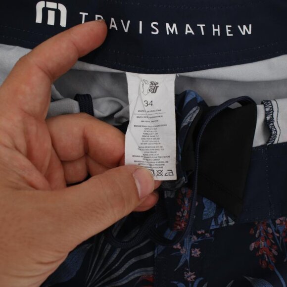 Travis mathew shorts Men's 34 8.5" Cool As A Coconut Boardshorts floral pockets - Picture 13 of 14